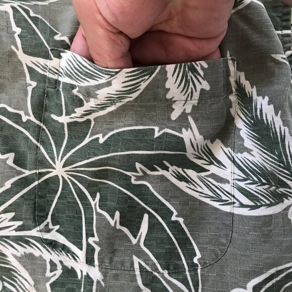 Hilo Hattie 100% Silk Hawaiian Shirt Men 2XL Green Floral Button Up Pocket 16908 - Picture 11 of 13